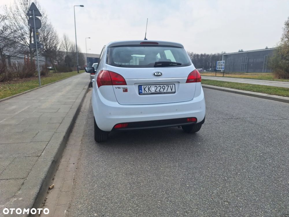 Kia Venga - 15