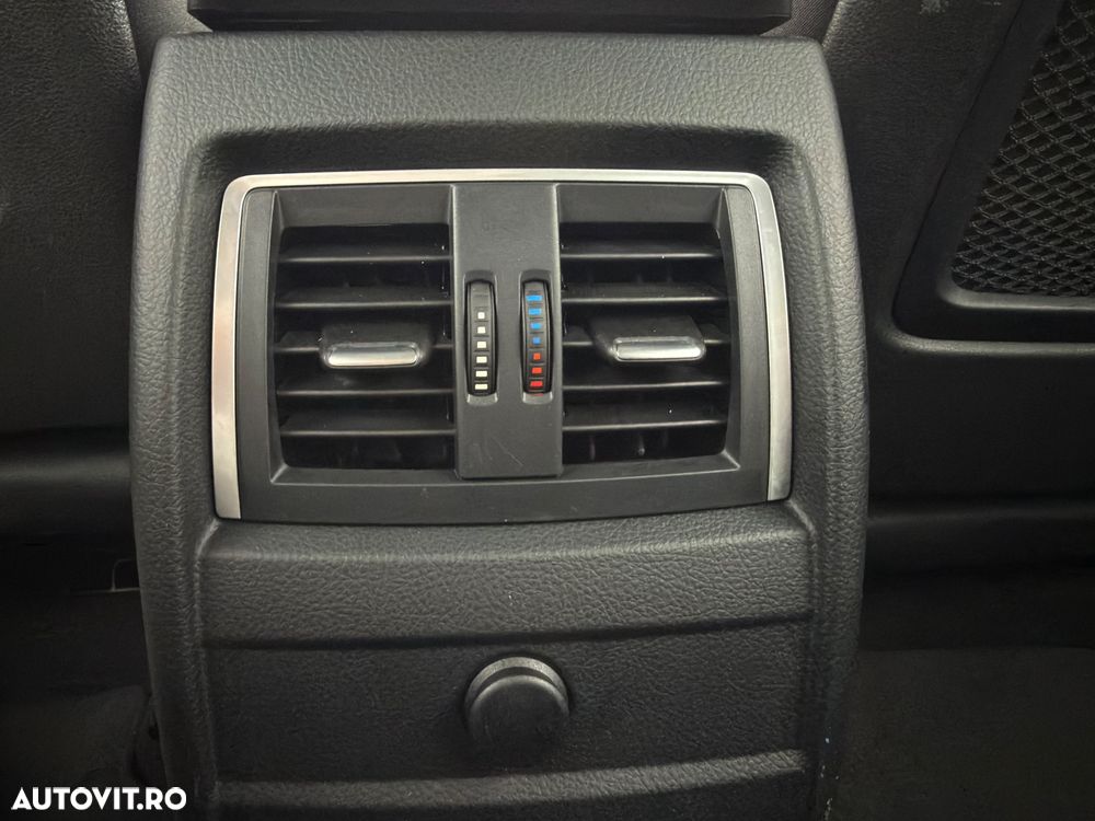BMW Seria 3 320d Aut. Sport Line - 23