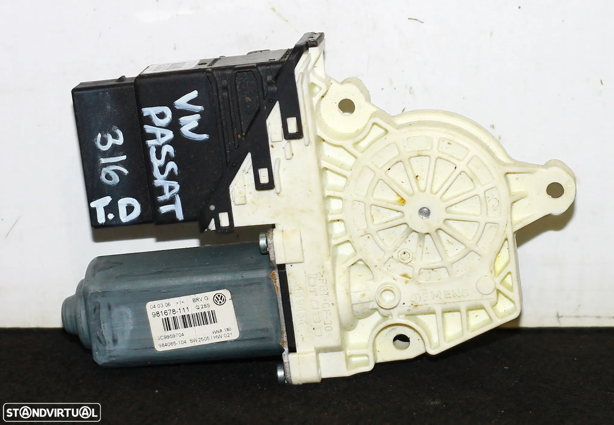 MOTOR ELEVATÓRIO DO VIDRO TRASEIRO DIRITO VW PASSAT - 2