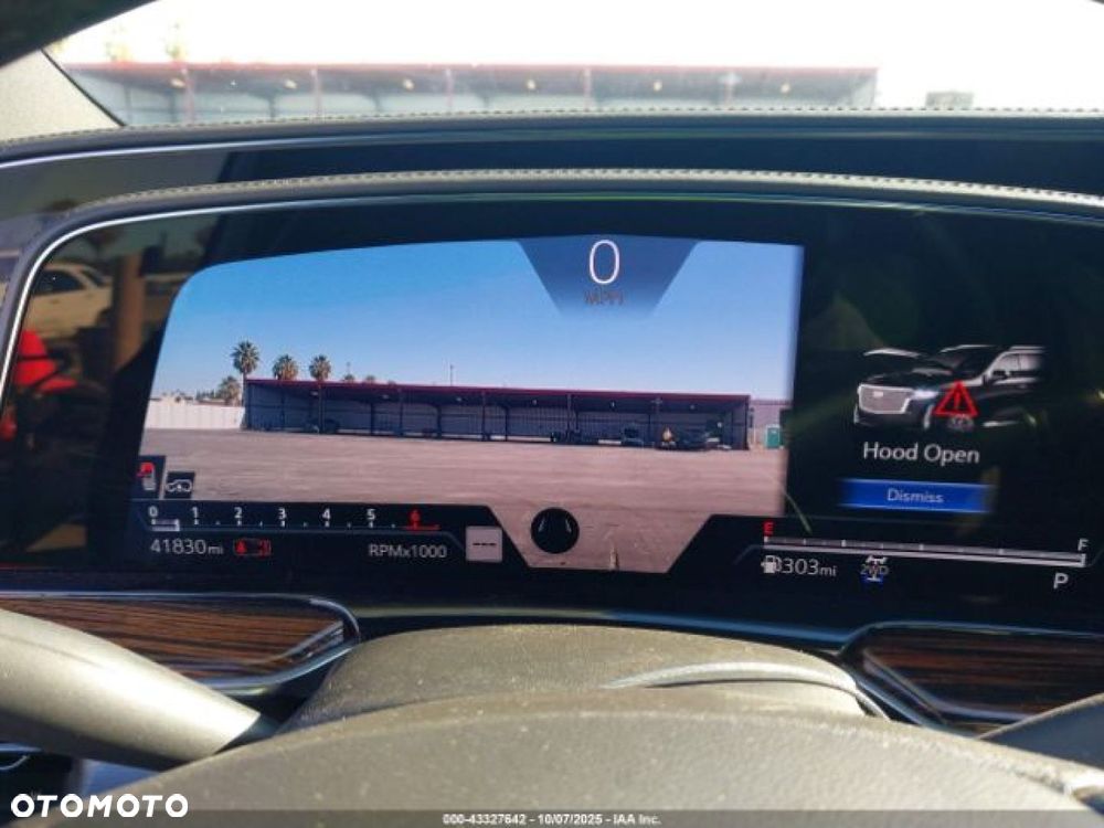 Cadillac Escalade - 11