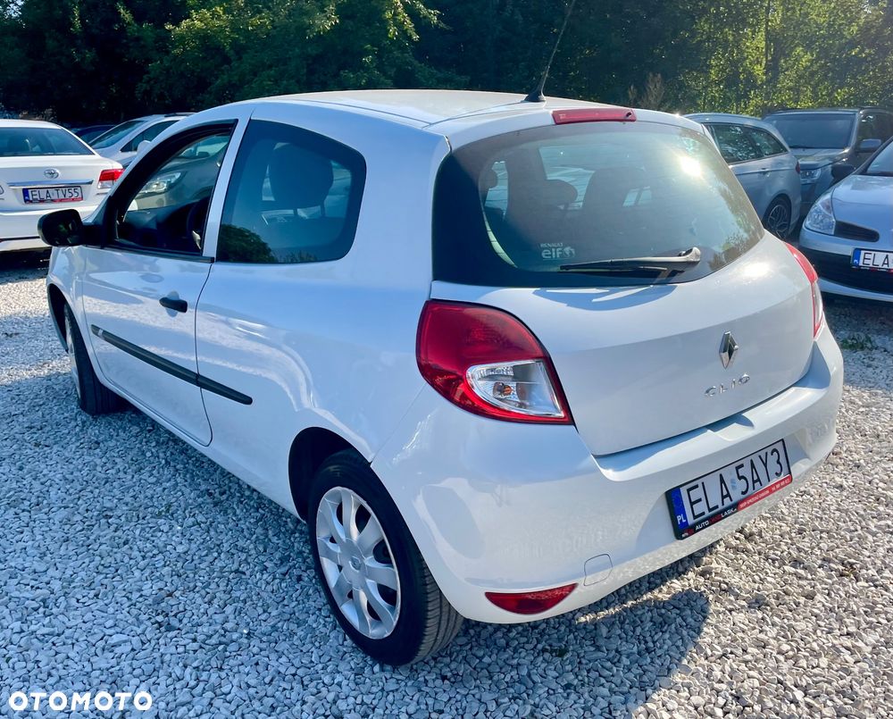 Renault Clio 1.2 16V Authentique - 14