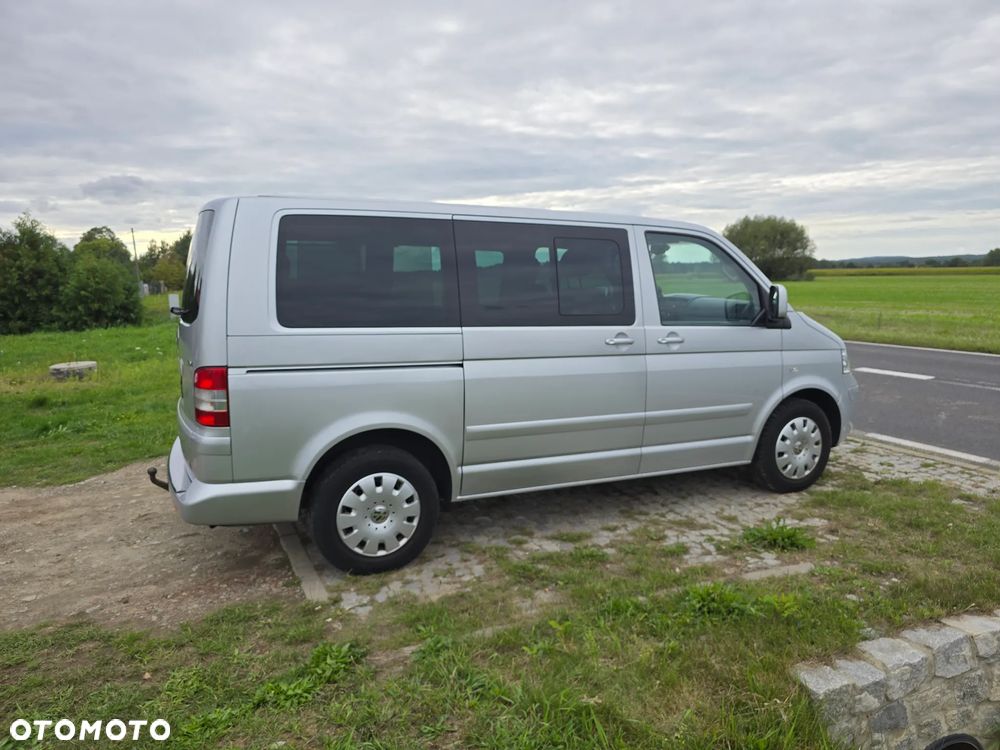Volkswagen Multivan - 5