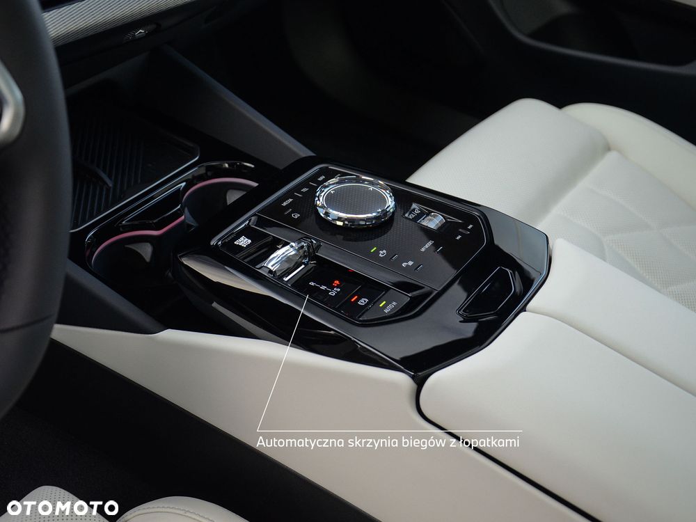 BMW Seria 5 540d xDrive mHEV - 25