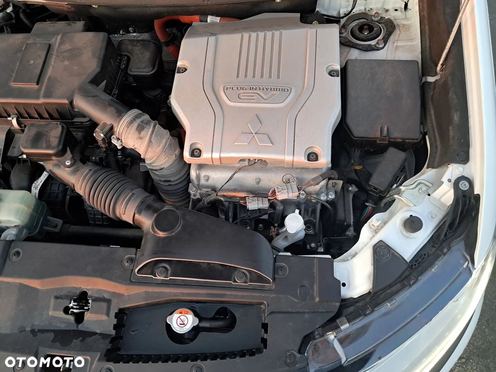 Mitsubishi Outlander 2.4 4WD Spirit - 31