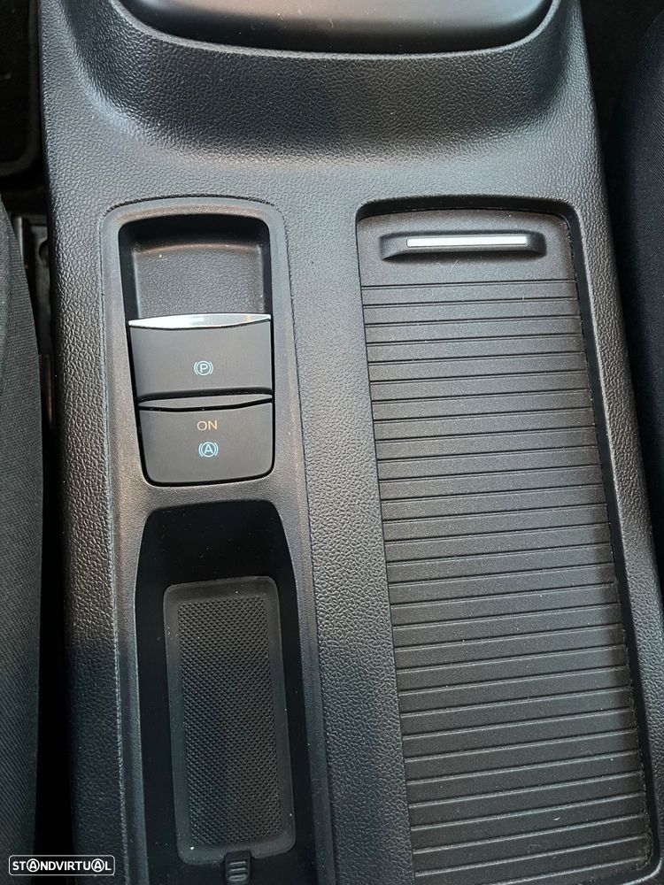 Ford Focus 1.0 EcoBoost Hybrid ST-LINE X - 16