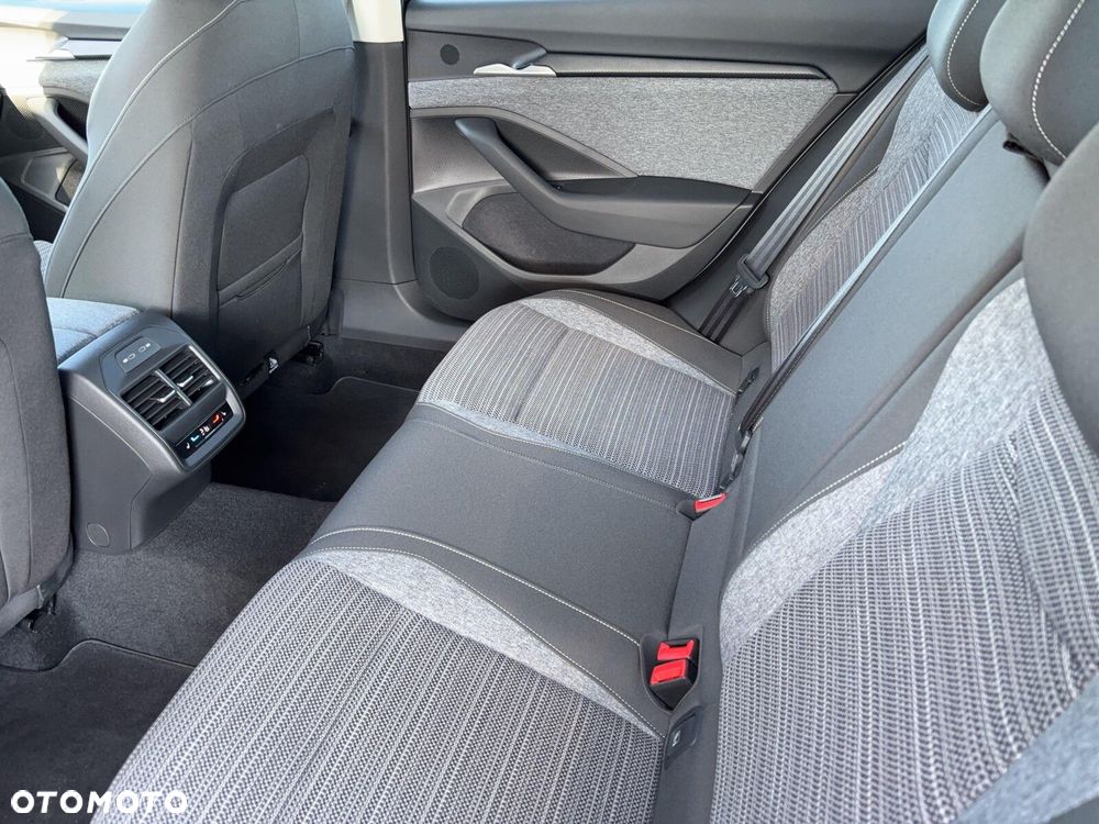 Skoda Superb 2.0 TDI SCR Selection DSG - 14