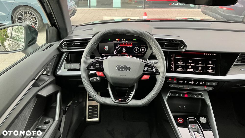 Audi RS3 Limousine - 16