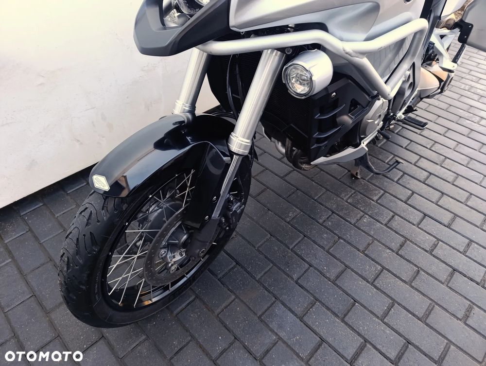 Honda VFR - 10