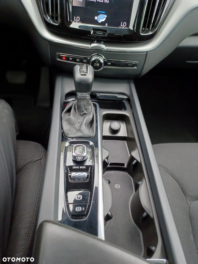 Volvo XC 60 T4 Momentum - 26