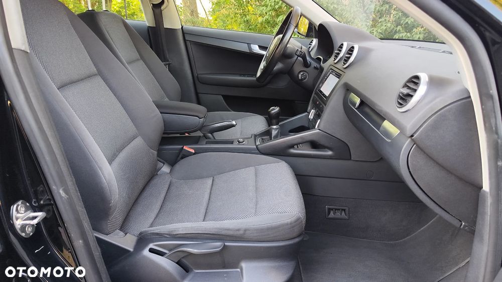 Audi A3 Sportback 1.6 Attraction - 30