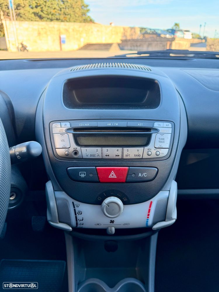 Toyota Aygo 1.0 + AC - 14