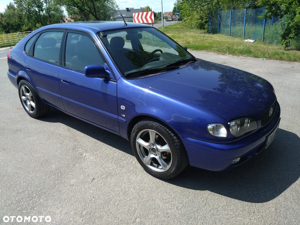 Toyota Corolla - 2