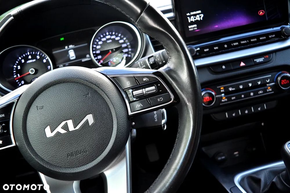 Kia Ceed 1.5 T-GDI Business Line Plus - 17