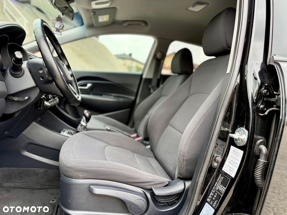 Kia Rio 1.4 XL Business Line - 31
