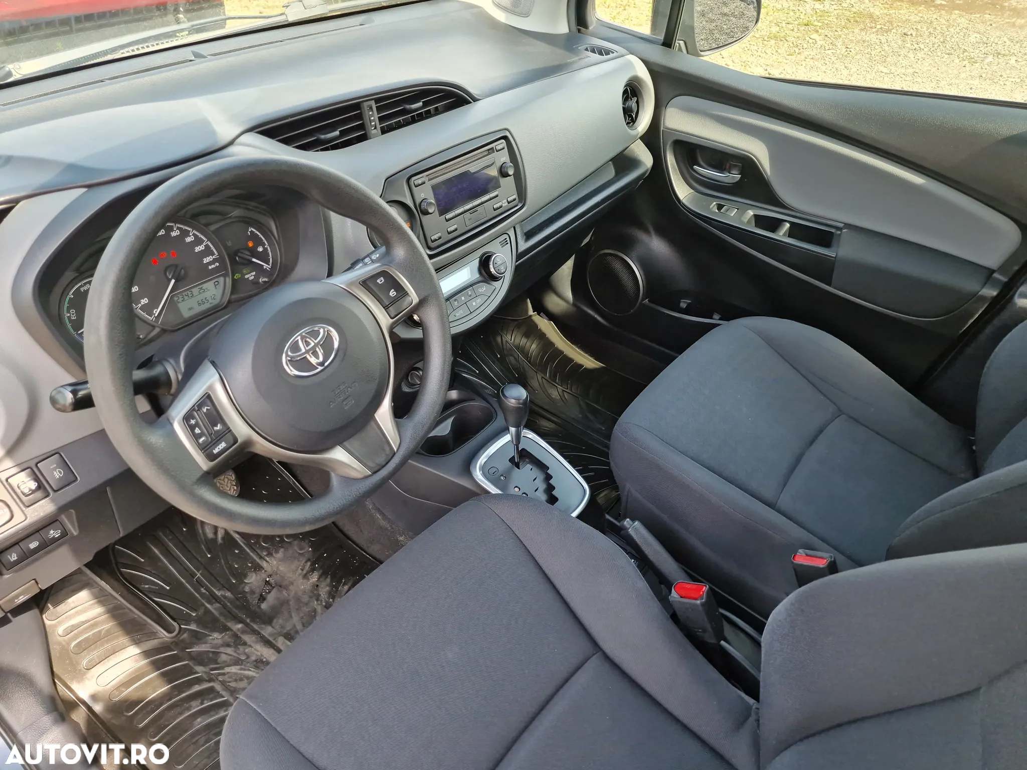 Toyota Yaris 1.5 VVT-i HSD Eco - 12