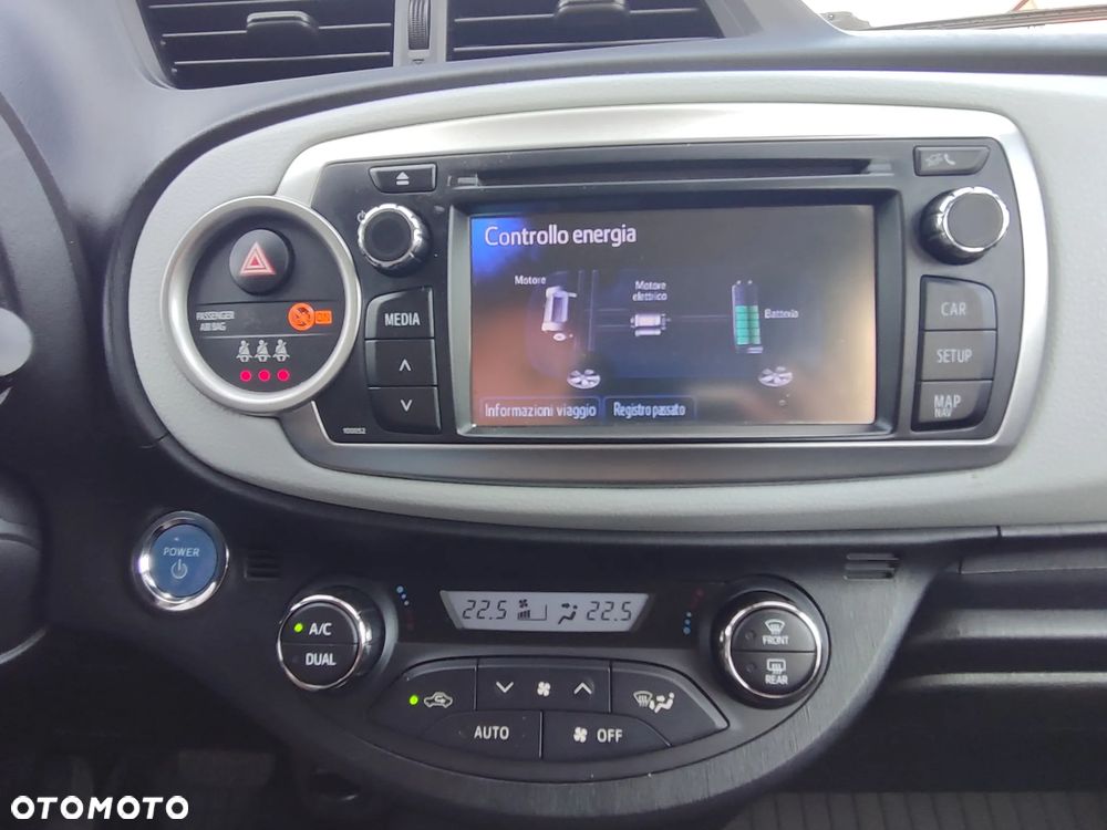 Toyota Yaris Hybrid 100 Life - 14