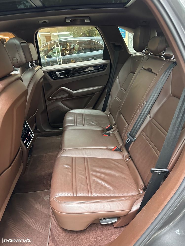 Porsche Cayenne 3.0 V6 - 12