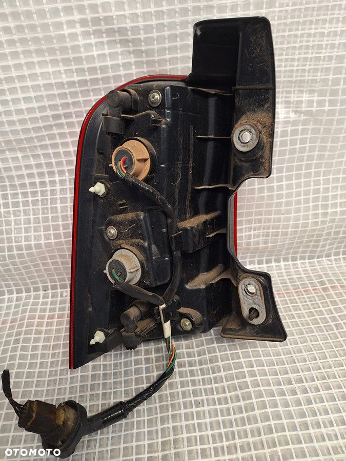 lampa tyl tylna prawa suzuki ignis III 3 2016- europa orginal demontaz - 4