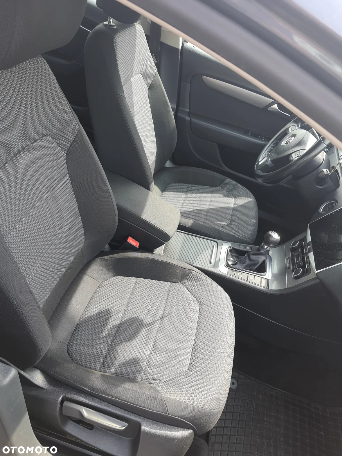 Volkswagen Passat 1.6 TDI DPF BlueMot Comfortline - 15