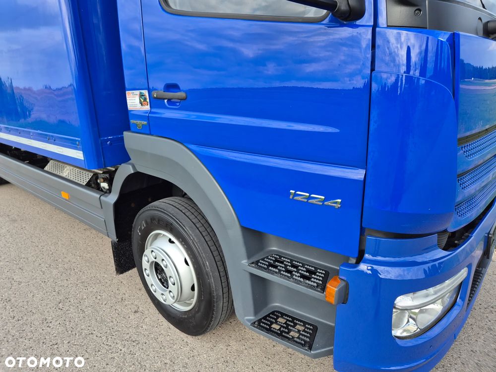 Mercedes-Benz Atego 1224 7.75m TOP1 STAN WINDA HAK z Niemiec tylko 320 000km UBRANIÓWKA czyściutki 6 cylindrów - 17