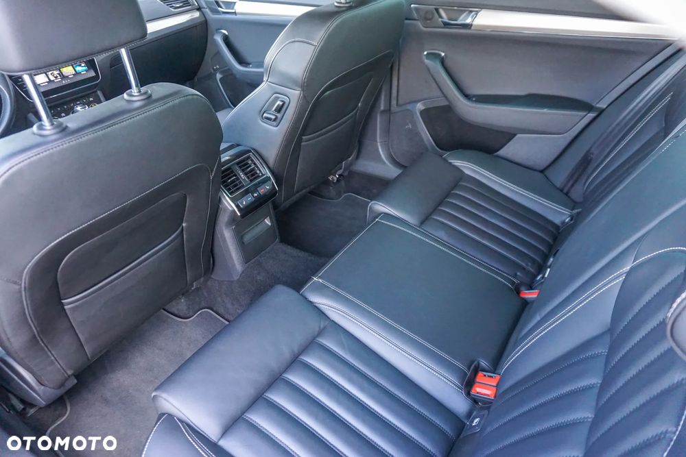 Skoda Superb 2.0 TSI L&K DSG - 30