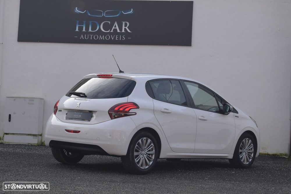 Peugeot 208 1.5 BlueHDi Signature - 4