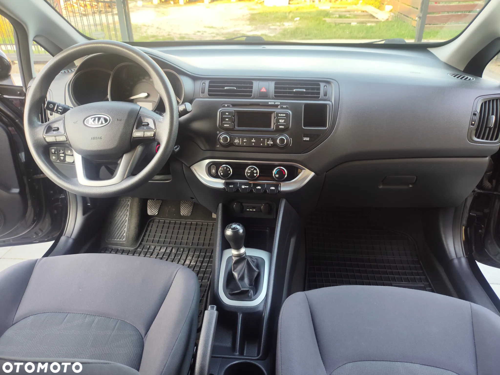 Kia Rio 1.2 L - 10