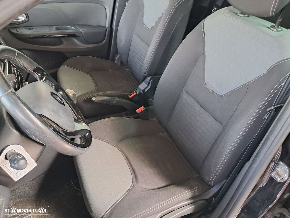 Renault Clio Sport Tourer 0.9 TCE Dynamique S - 13