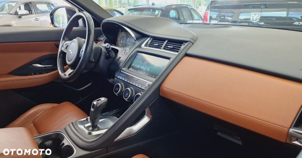 Jaguar E-Pace - 33