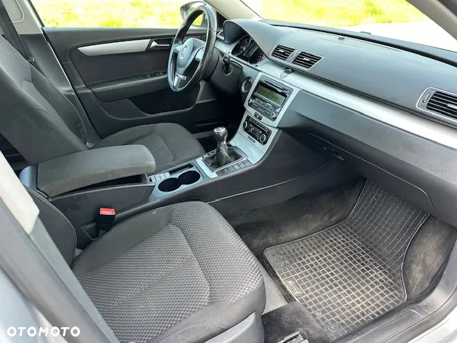 Volkswagen Passat 2.0 Blue TDI SCR Comfortline - 20