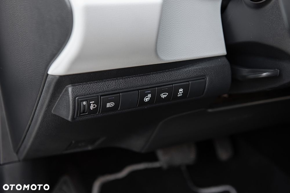 Toyota Corolla 2.0 Hybrid Trek - 17