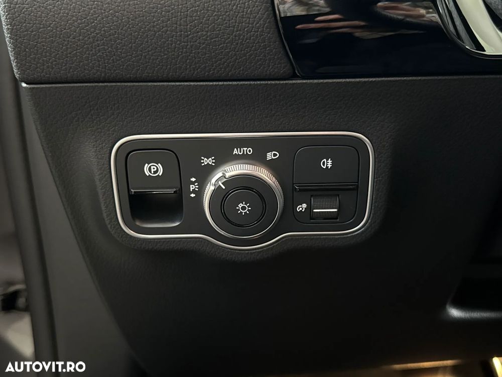 Mercedes-Benz GLA 220 4MATIC MHEV - 17