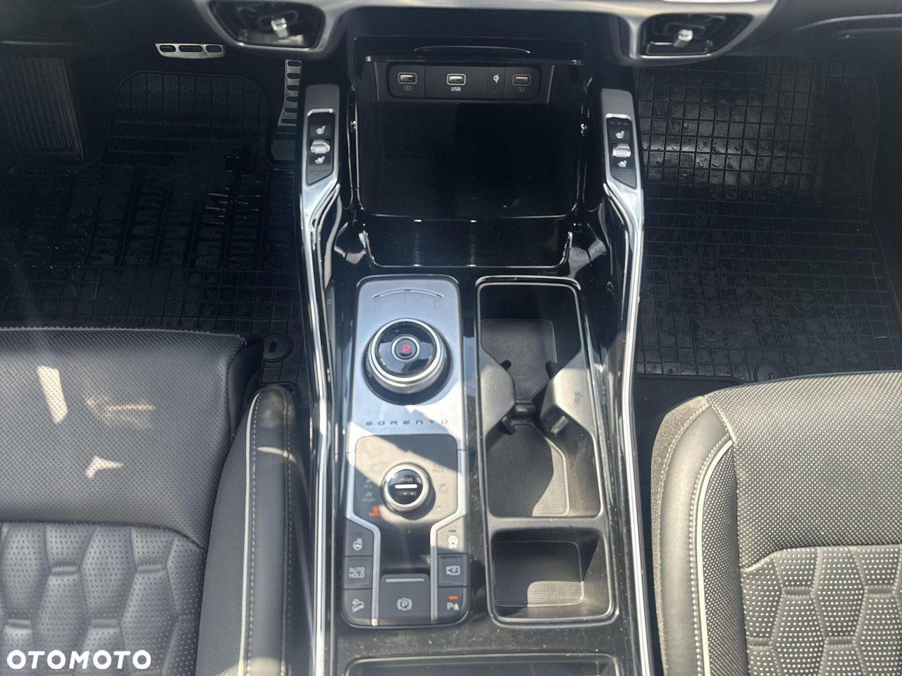 Kia Sorento - 25