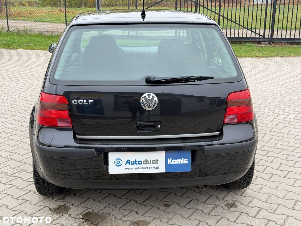 Volkswagen Golf - 6