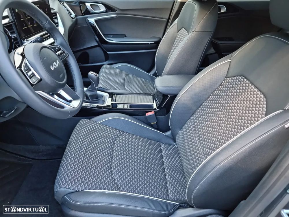 Kia XCeed 1.4 T-GDI Tech - 24