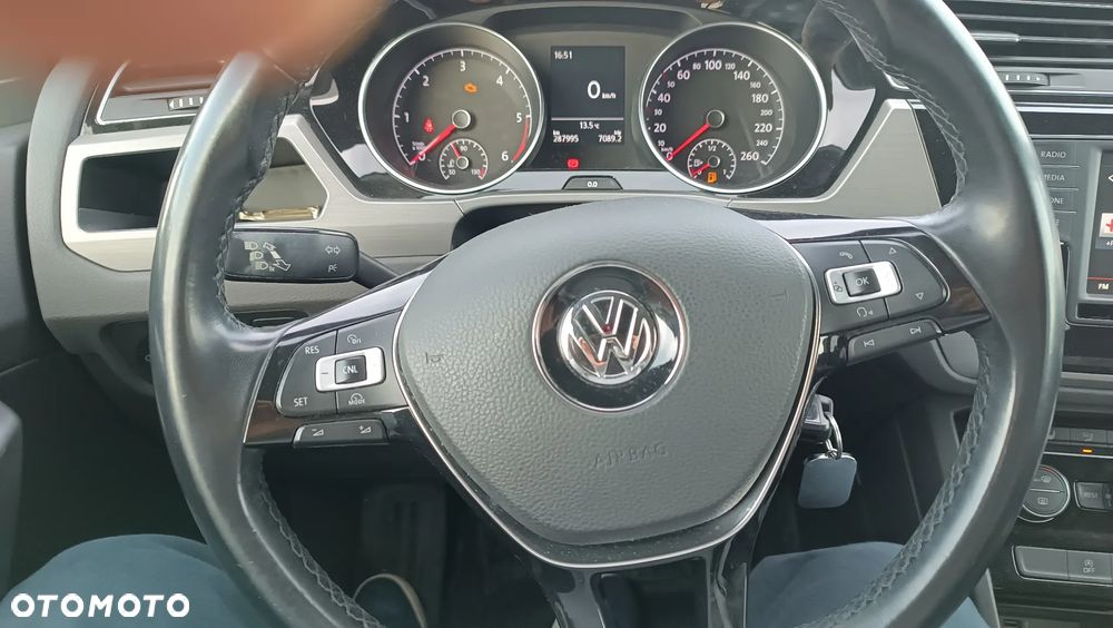 Volkswagen Touran - 6