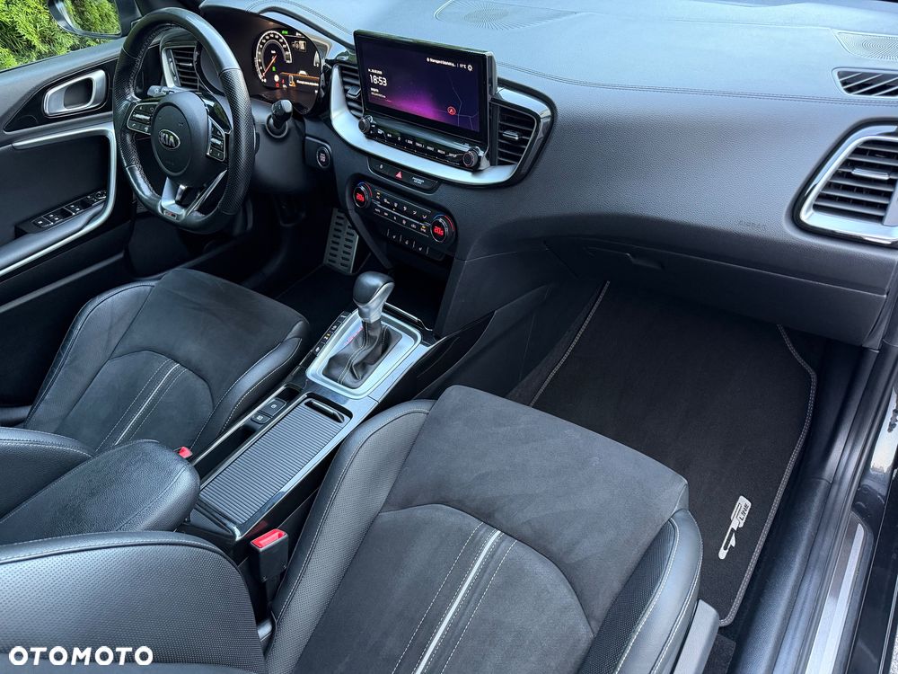Kia Ceed 1.6 CRDi 136 ISG GT Line - 24