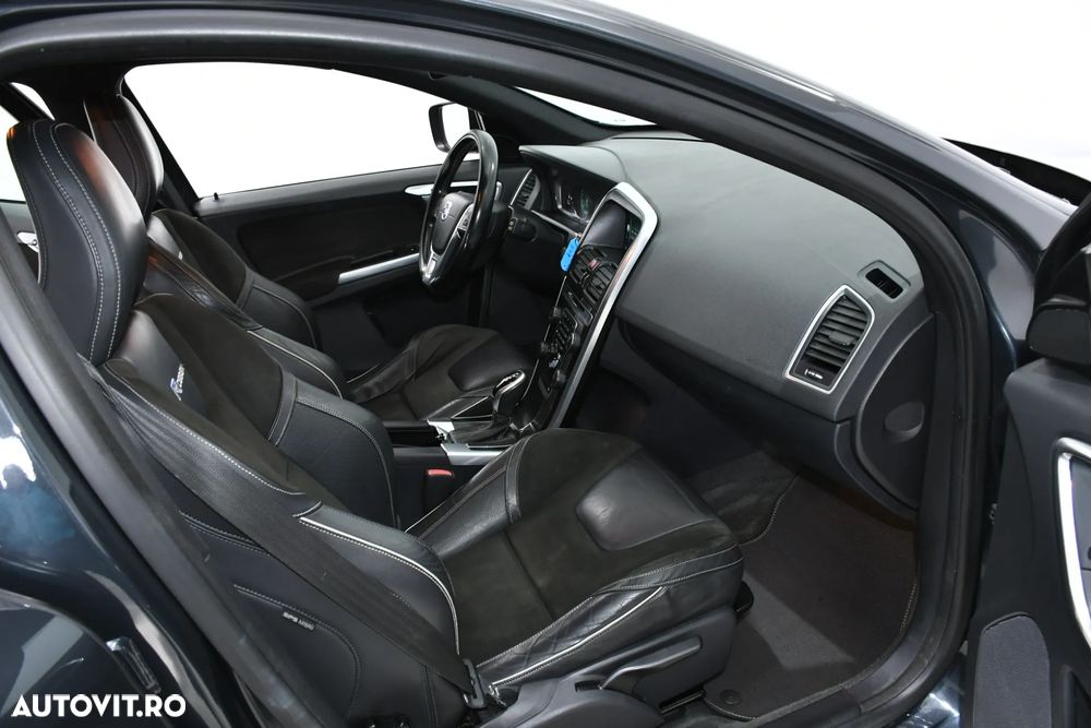 Volvo XC 60 D4AWD R-Design - 13