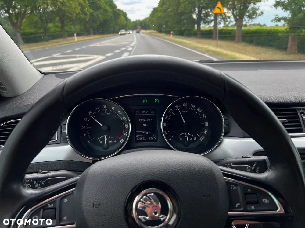 Skoda Superb 2.0 TDI DSG Ambition - 21