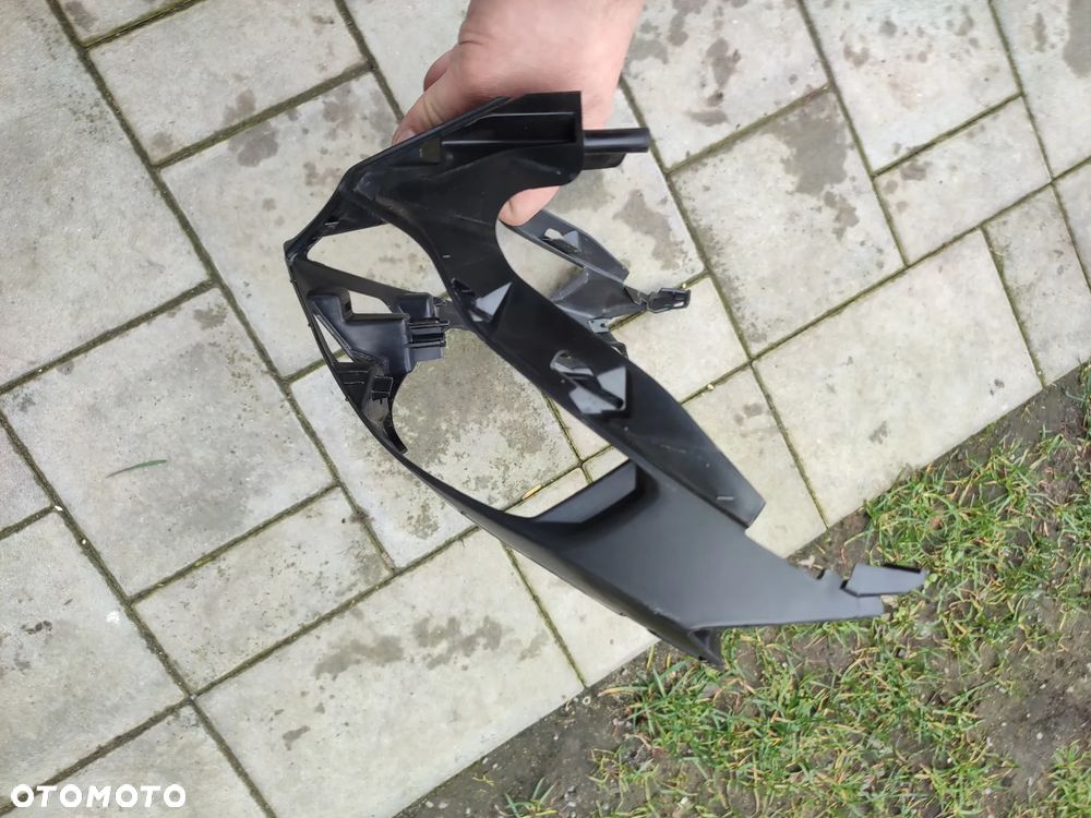 Czacha, czasza, wypełnienie czachy, osłona lampy Yamaha R3 - 6
