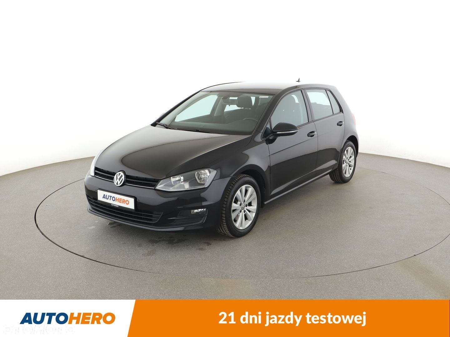 Volkswagen Golf - 1