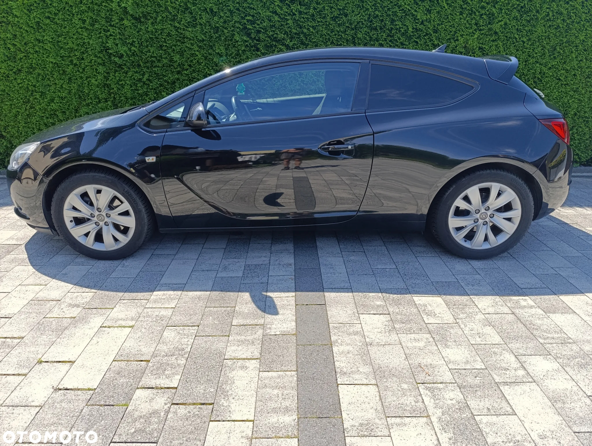 Opel Astra IV GTC 1.4 T Enjoy - 4