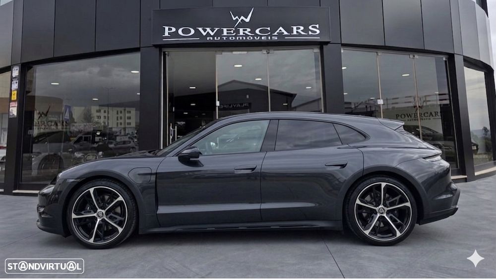 Porsche Taycan Cross Turismo 4 - 17