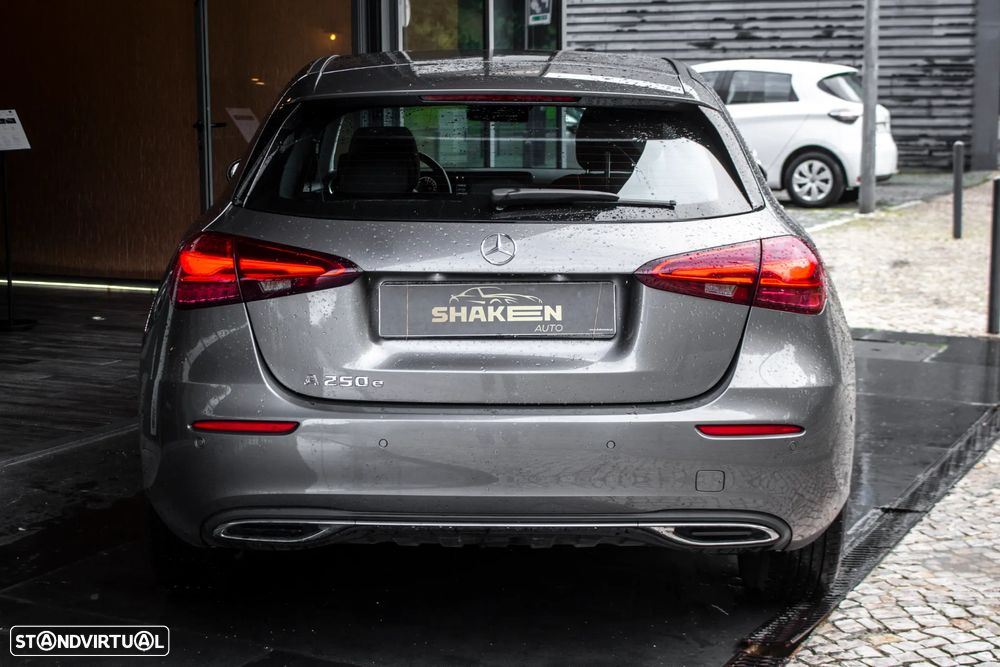 Mercedes-Benz A 250 e Style Plus - 10