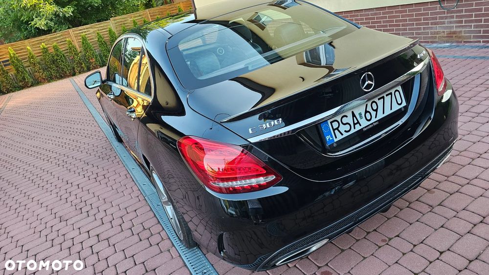 Mercedes-Benz Klasa C 300 7G-TRONIC - 21