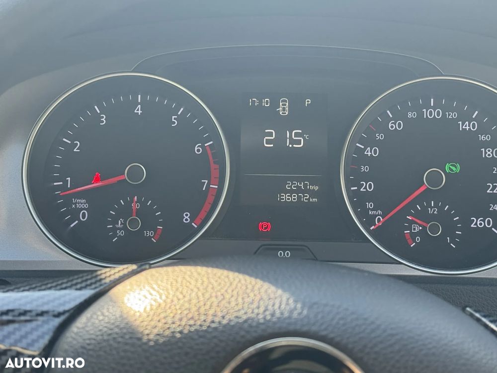 Volkswagen Golf - 6