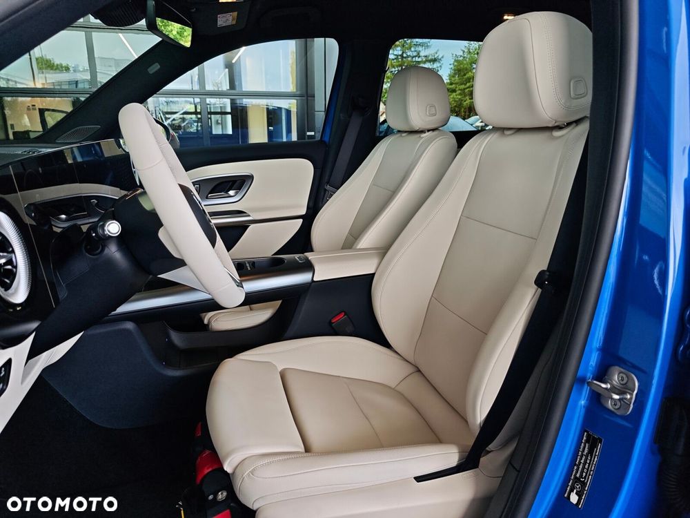 Mercedes-Benz GLB - 9