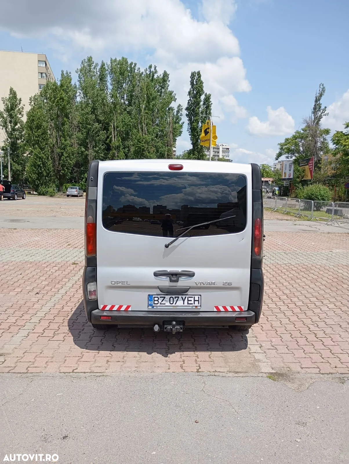 Opel Vivaro 2.5 CDTI L1H1 - 4