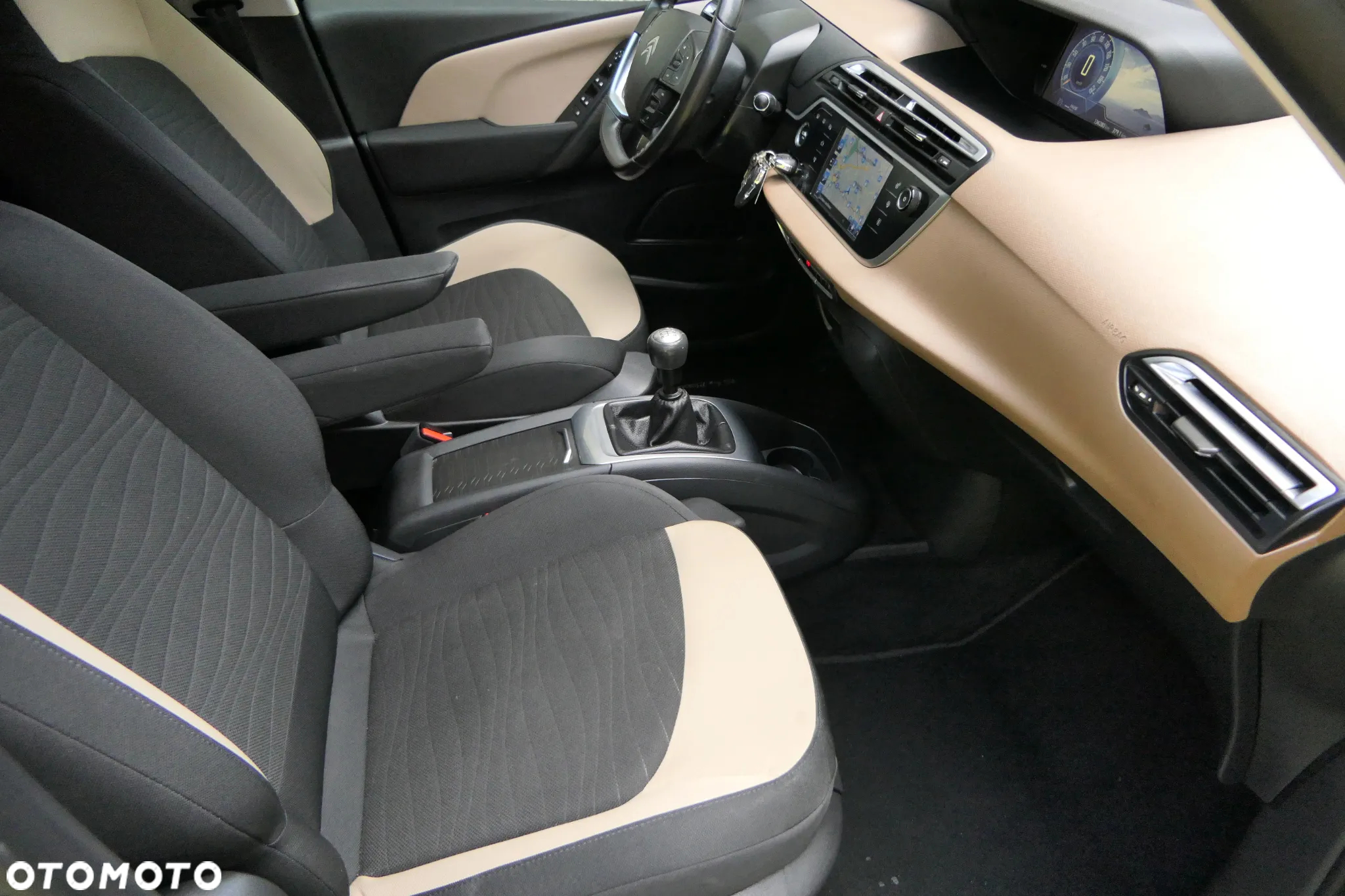Citroën C4 Picasso 1.6 THP Intensive - 18