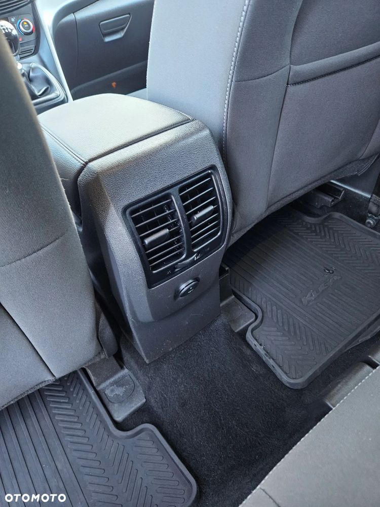 Ford Kuga 2.0 TDCi AWD Titanium - 33